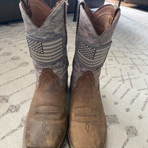 Ariat Men's Distressed Brown and Gray Western Boots